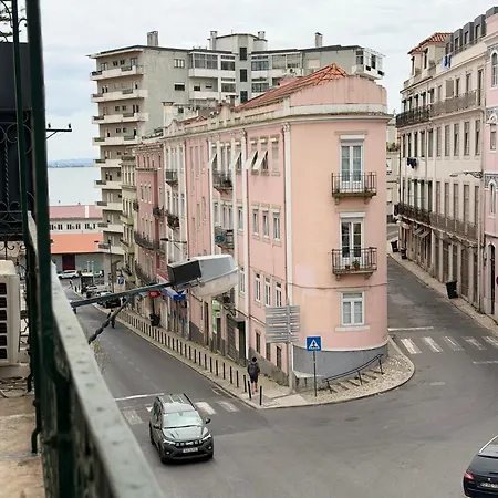 T2 Com Vista Mar 아파트 리스본
